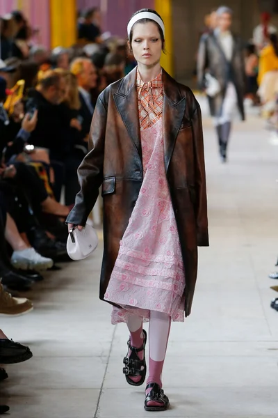 Look 27